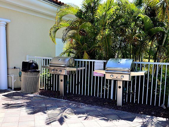2nd image of 32 Harbour Isle Drive W #104