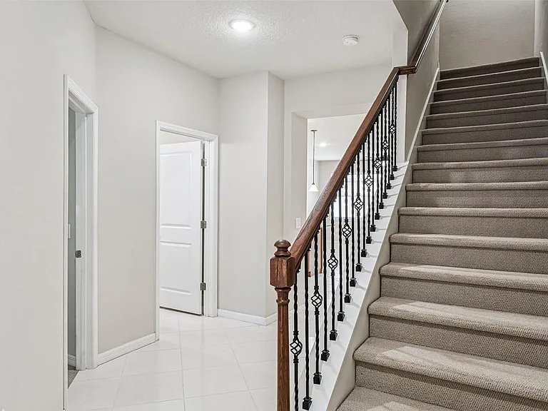 7260 Duxbury Ln — Photo 9