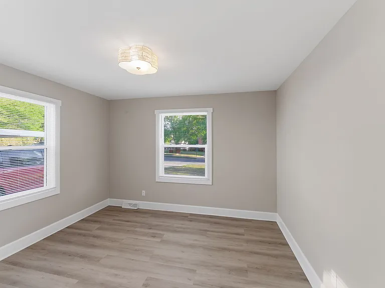 2405 Greenland Ave — Photo 20