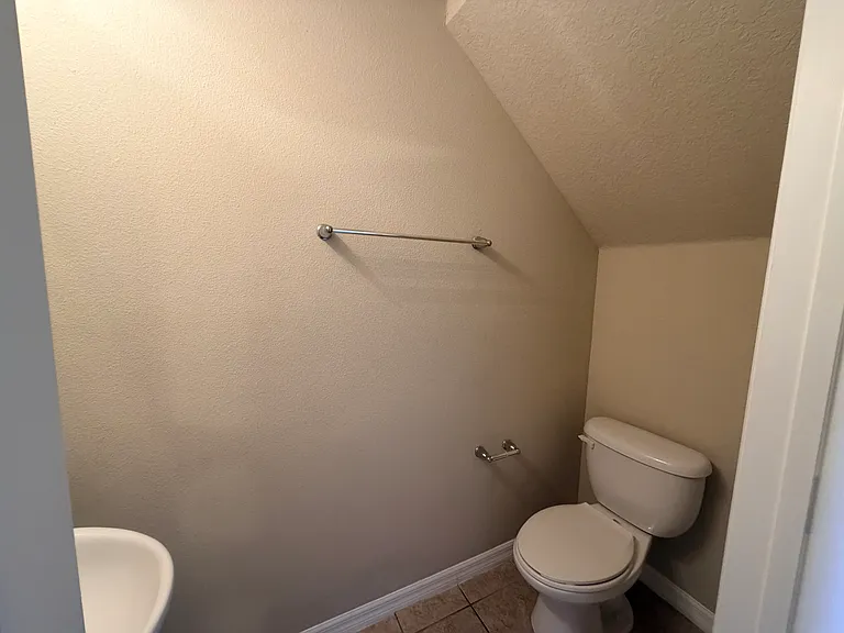 10325 Regent Square Dr #605 — Photo 7