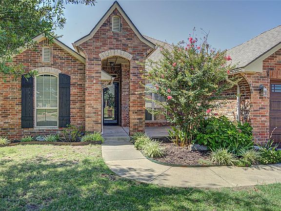 5th image of 3504 SW 123rd Pl