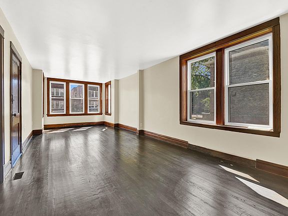 4th image of 4448 S Sawyer Ave