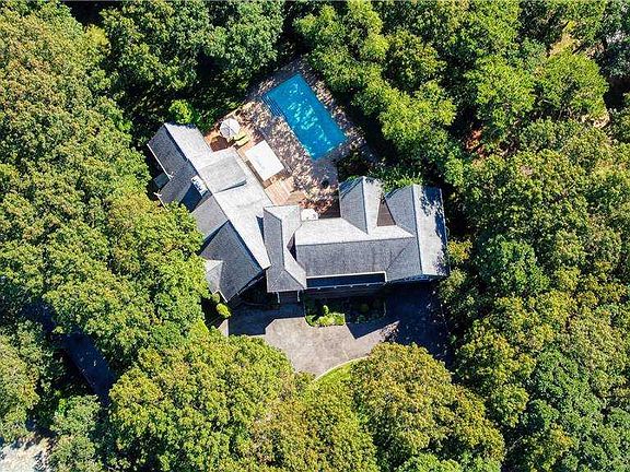 2nd image of 11 Woodland Way