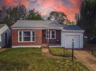 7203 Heege Rd, Saint Louis, MO 63123