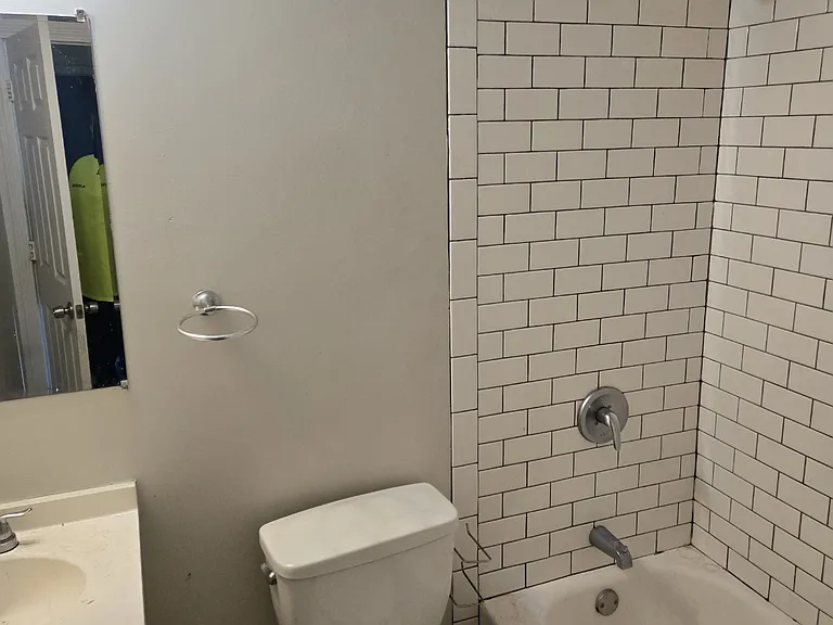 4547 Colonial Ter #4551 — Photo 3