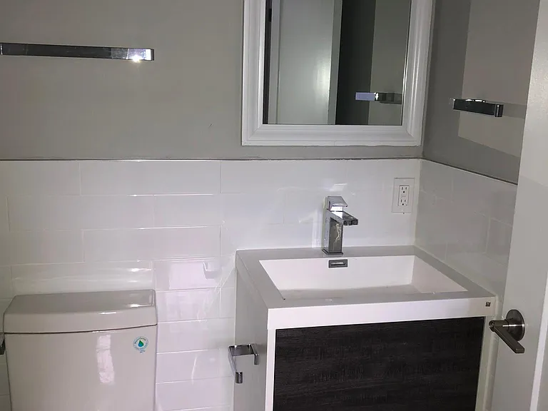 1521-1523 W Girard Ave #201 — Photo 14