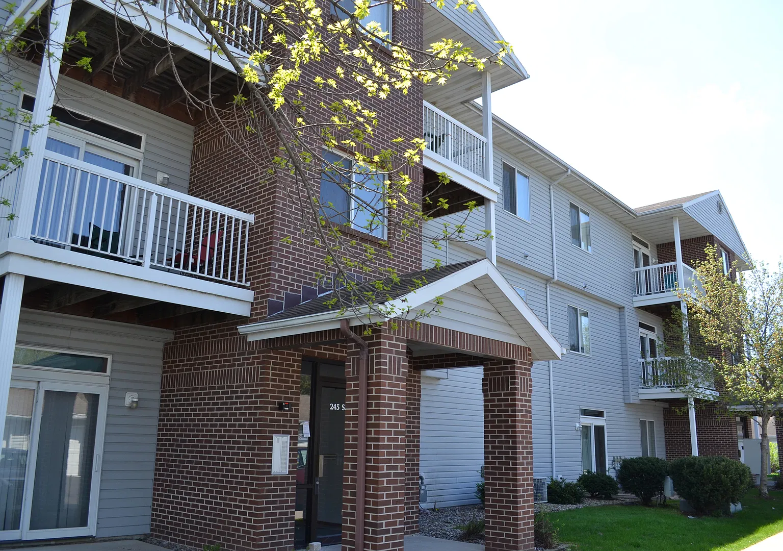245 Sinclair — Photo 2