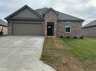 3121 N Rooster St, Siloam Springs, AR 72761