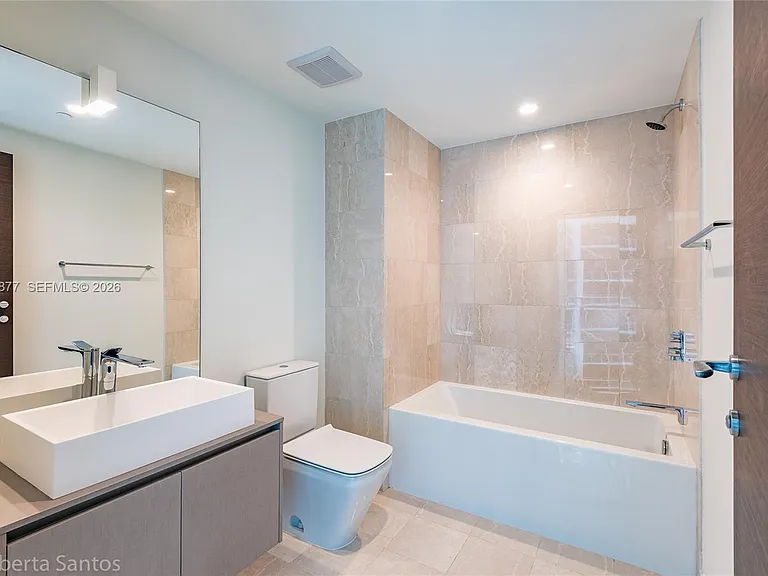 1000 Brickell Plz #4509 — Photo 37