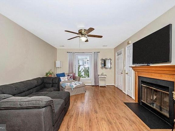 4th image of 20526 Shadyside Way #49