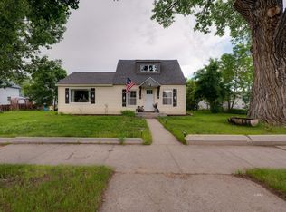 274 N 3rd Ave, Forsyth, MT 59327