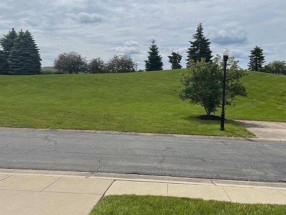 4th image of 140 Gatehouse Ct