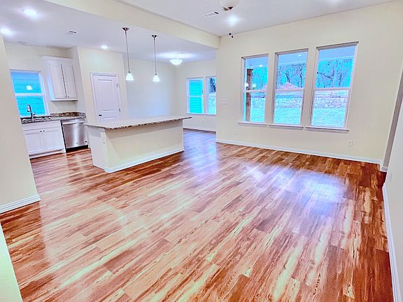2nd image of 2113 Bluebonnet Ave