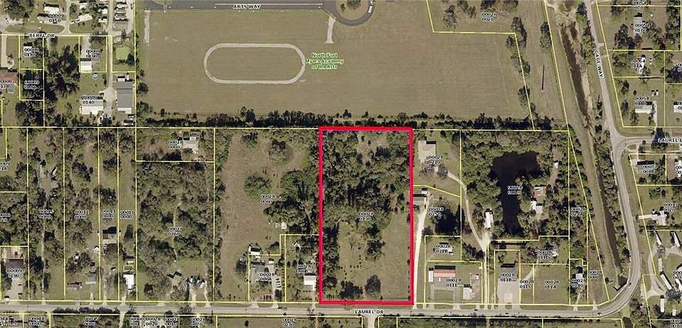 1st image of 1445 Laurel Dr
