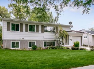 4919 Midway Dr NW, Cedar Rapids, IA 52405