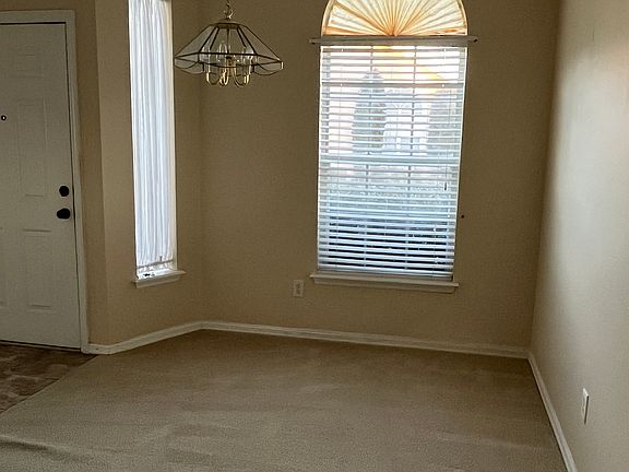 2nd image of 414 Horizon Dr