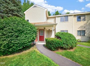204 Victory Way, Halfmoon, NY 12065
