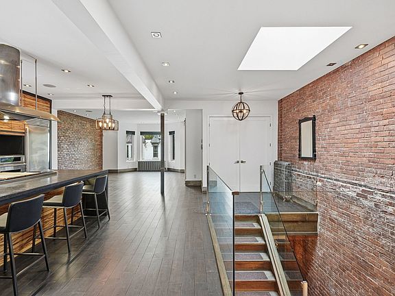 4th image of 337 Elm Ave