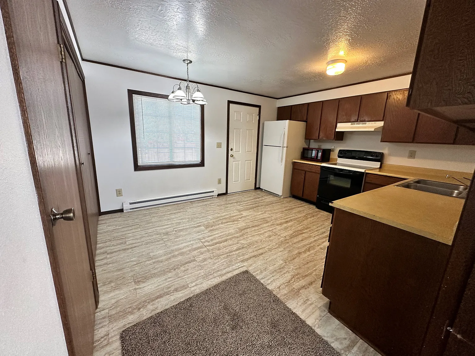 2 bed, 1200 sqft, $1,000 — Photo 4