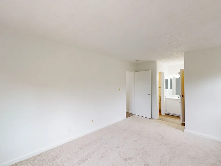 541 Alameda Del Prado #301 — Photo 13