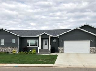 507 3rd Ave SW, Dickinson, ND 58601