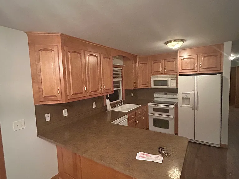 956 Main St W #1 — Photo 10