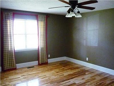 4th image of 11834 Crestwood Trl