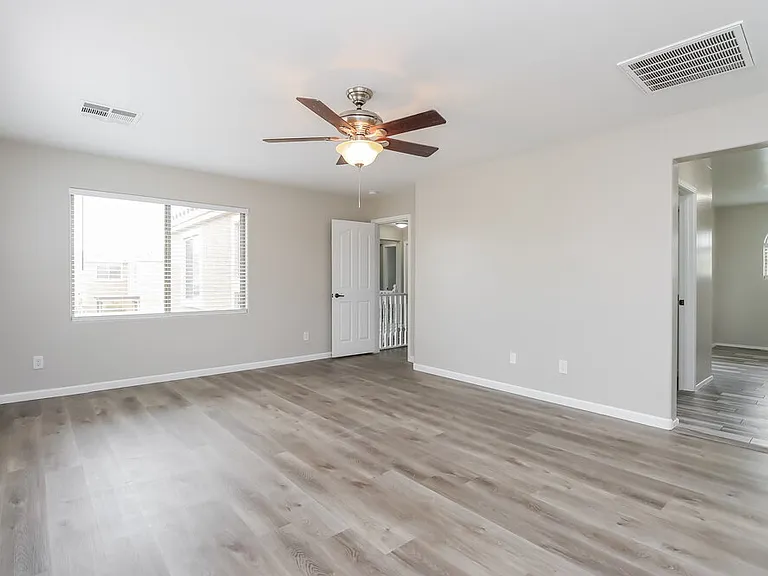 3348 E Franklin Ave — Photo 10