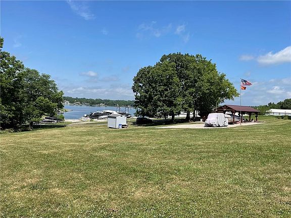 3rd image of 1904 & 1905 Lake Viking Ter