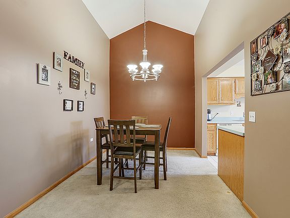 5th image of 6410 Pine Trail Ln APT 4