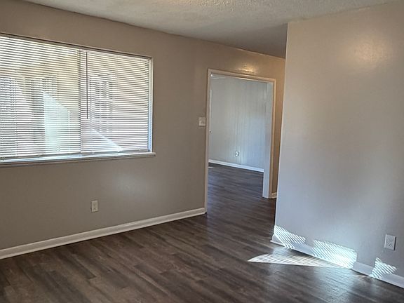 4th image of 8404 Shelley Dr