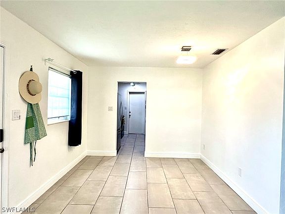5th image of 1657 Grace Ave