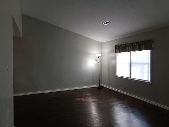 5th image of 605 Hayden Ct