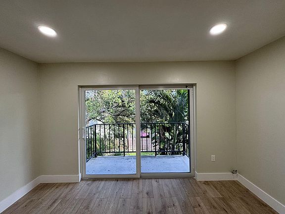 3rd image of 809 W Oakland Park Boulevard #J10