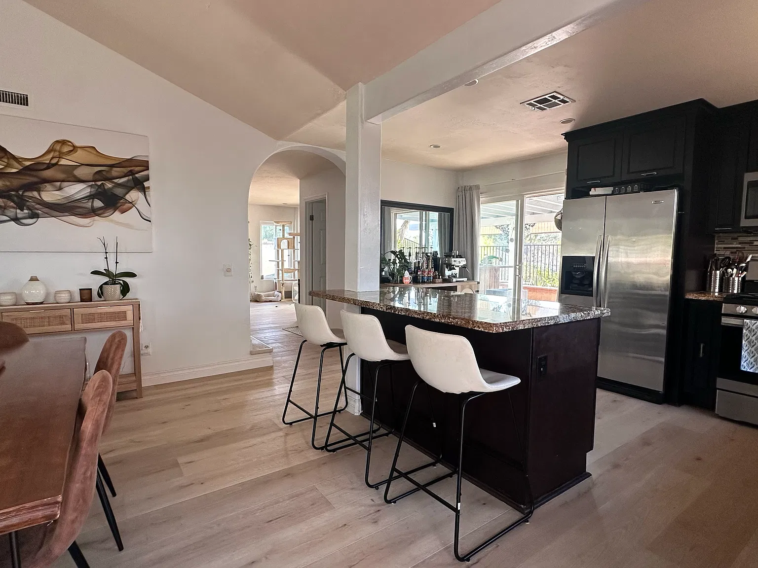 4 bed, 2110 sqft, $4,500 — Photo 2