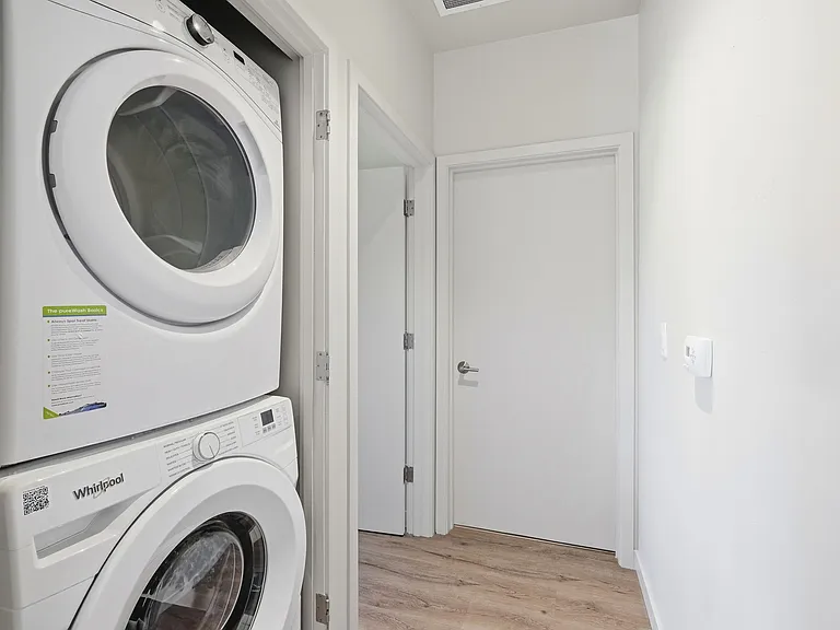 Upscale Westside Living! Spacious 2BD/2BA Above Copal Restaurant — Photo 34