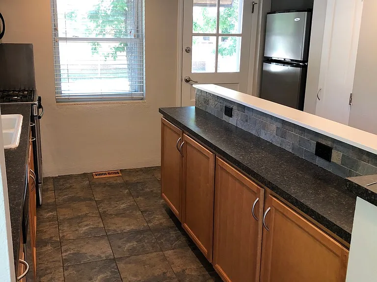 595 S High St — Photo 6