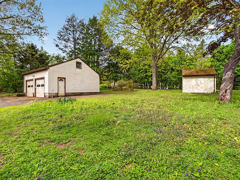 121 Cherry Hill Rd — Photo 41