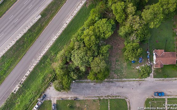 2nd image of 419 Ferris Ave