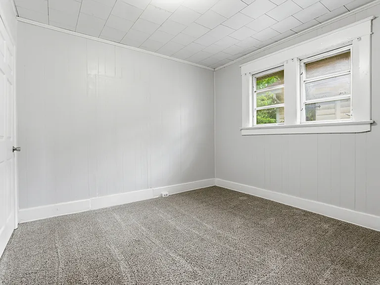 216 N Hickory St — Photo 19
