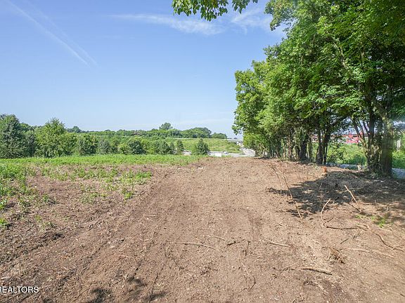3rd image of Cusick Rd