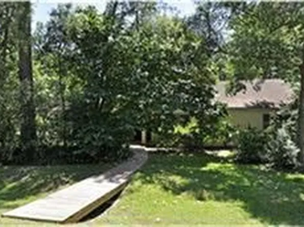 2 Lilium Ct, Spring, TX 77380