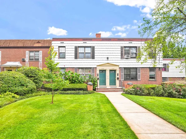 70-47 Park Drive East image 2 of 20