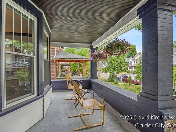 5th image of 1328 Bemis St SE