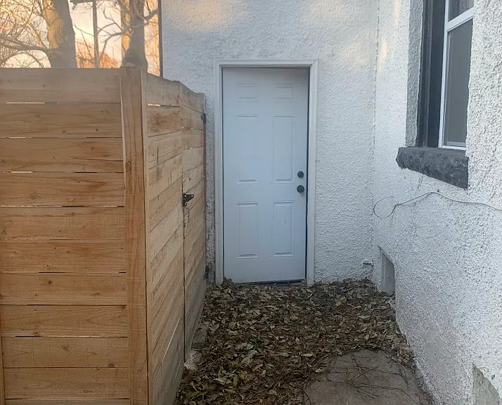 649 Colorado Blvd — Photo 18