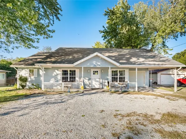 16568 Cypress Ln, Rogers, AR 72756