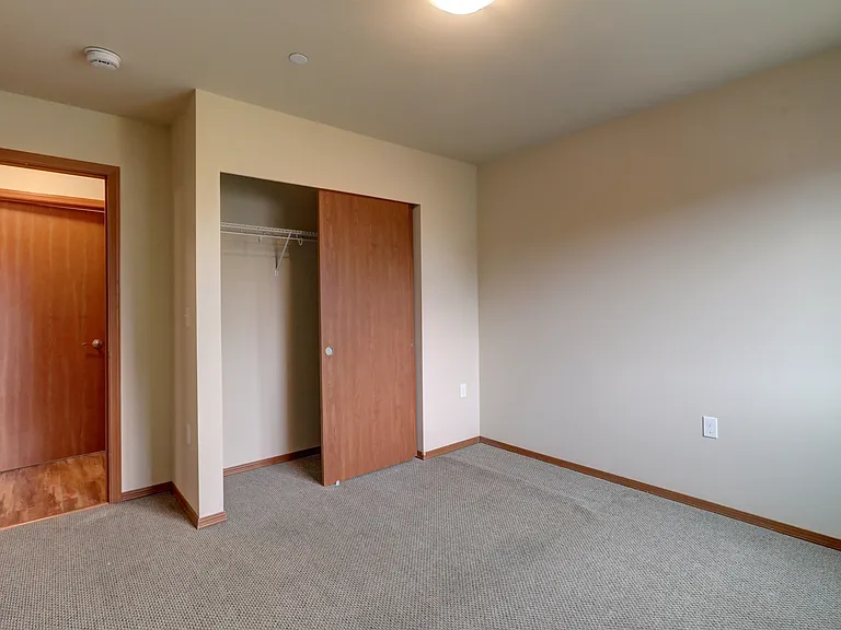 Ambaum Place I | Modern Apartment Homes w/ In-Unit Laundry! — Photo 34