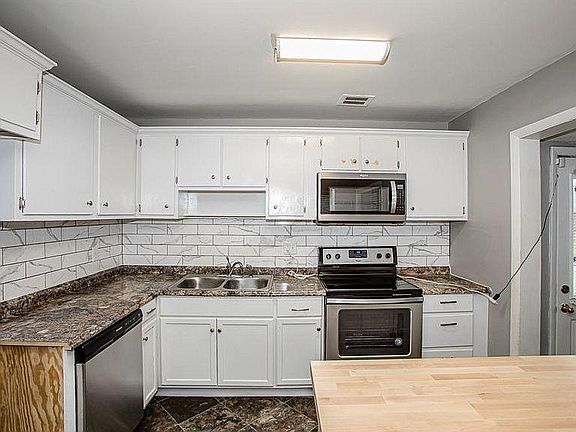 5th image of 1711 Knoxville Ct