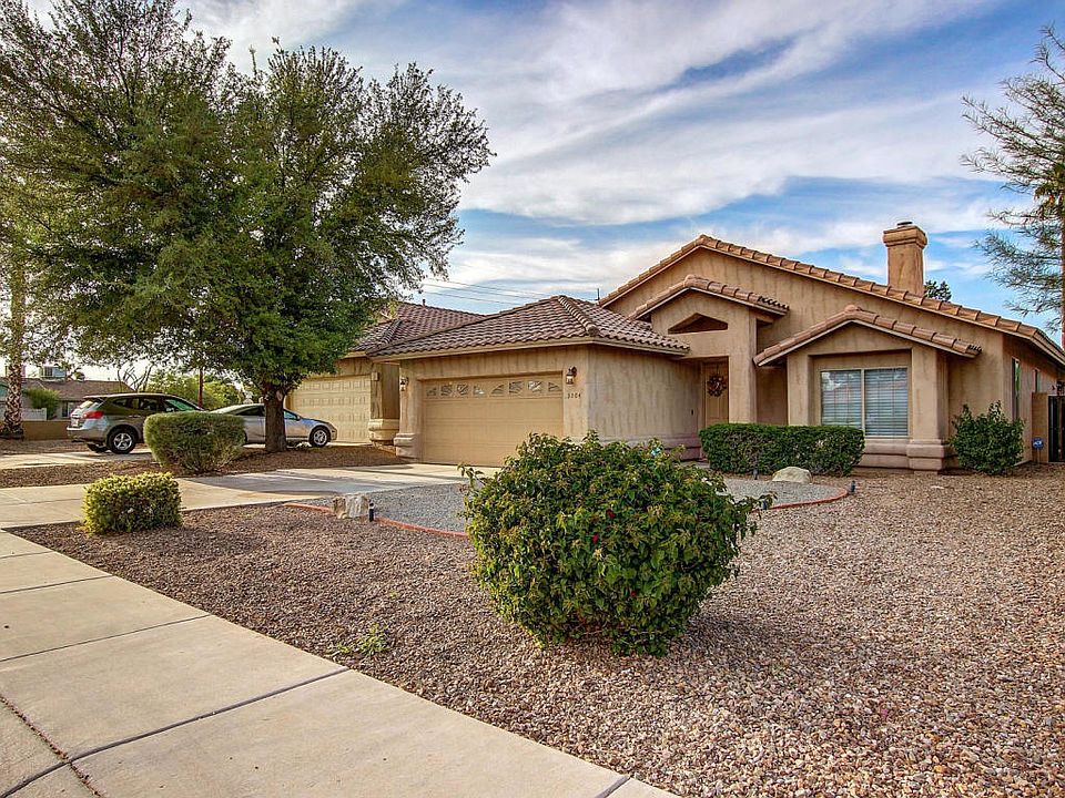 1st image of 3204 E Desert Cove Ave