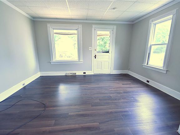 4th image of 824 William St